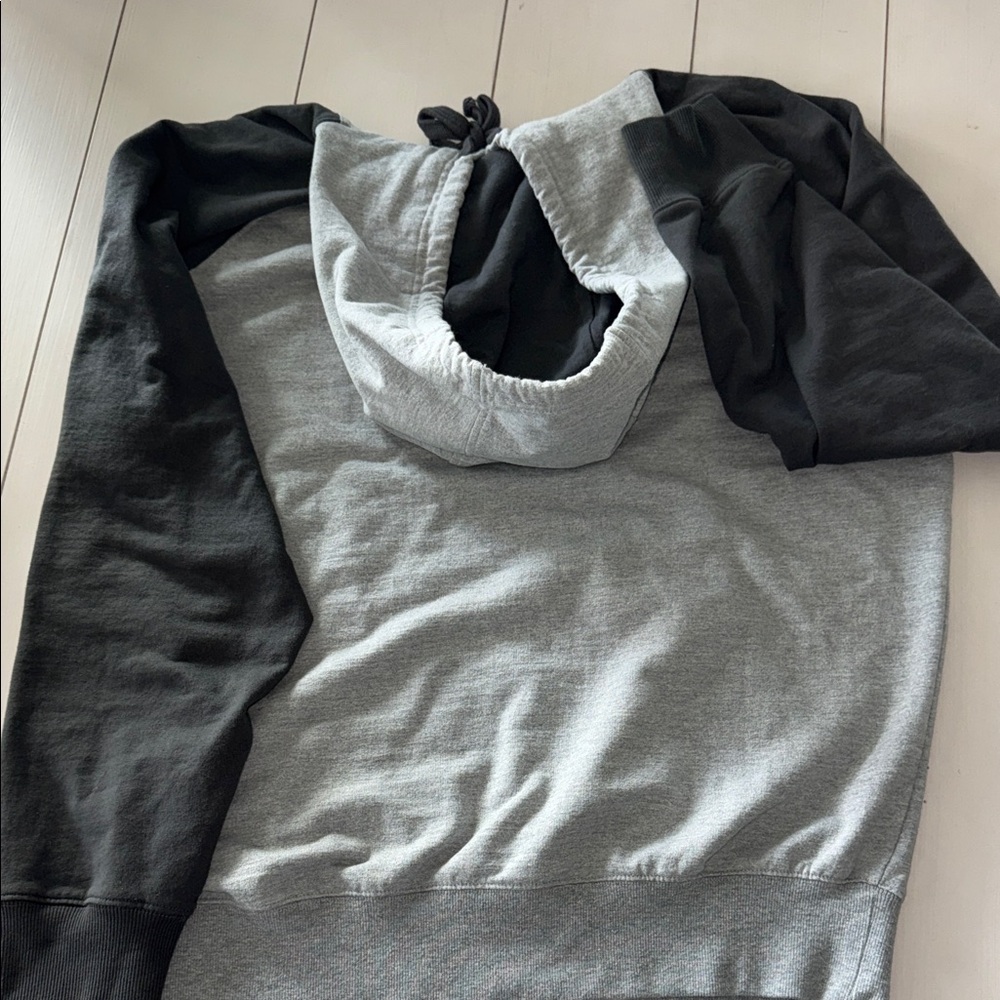 NWOT Milwaukee Gray and Black Men's Hoodie XL - Picture 4 of 4